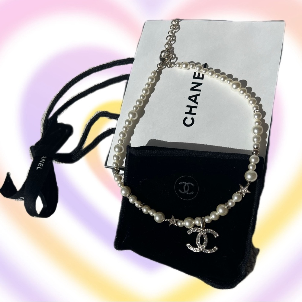 Chanel 23A faux pearl choker/necklace